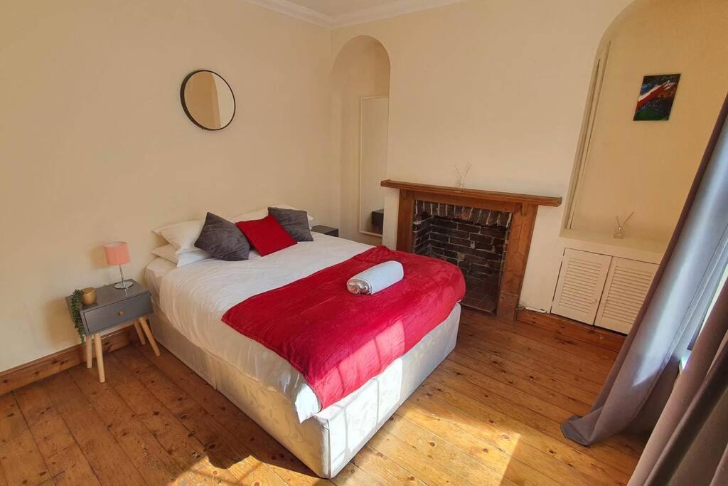 Free Netflix, Large House, Great Price Leilighet Cardiff Eksteriør bilde